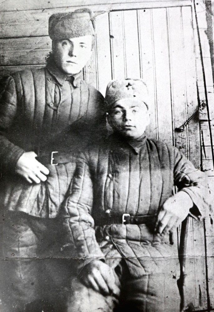 Виктор Астафьев и его фронтовой друг Пётр Герасимович Николаенко. Фото из архива семьи Астафьевых